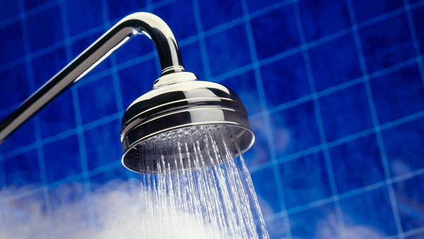 5 consejos para reducir el uso del agua caliente
