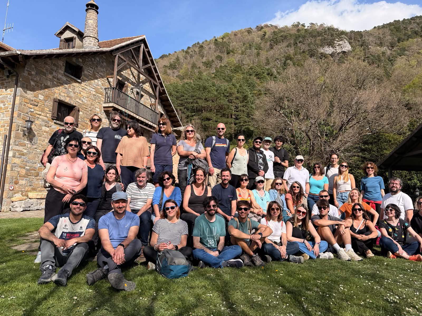 Equipo de ECODES reunido para una fotografía de grupo